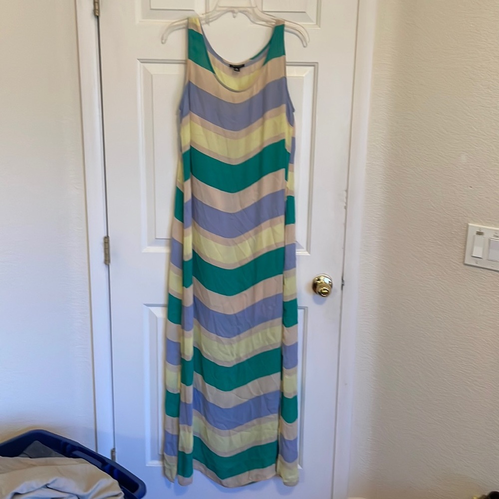 Striped maxi dress with lining